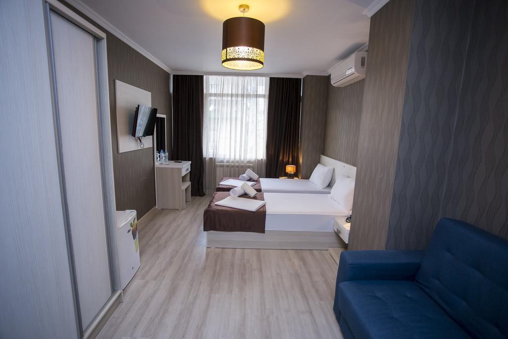 Batus Hotel Batumi Ngoại thất bức ảnh