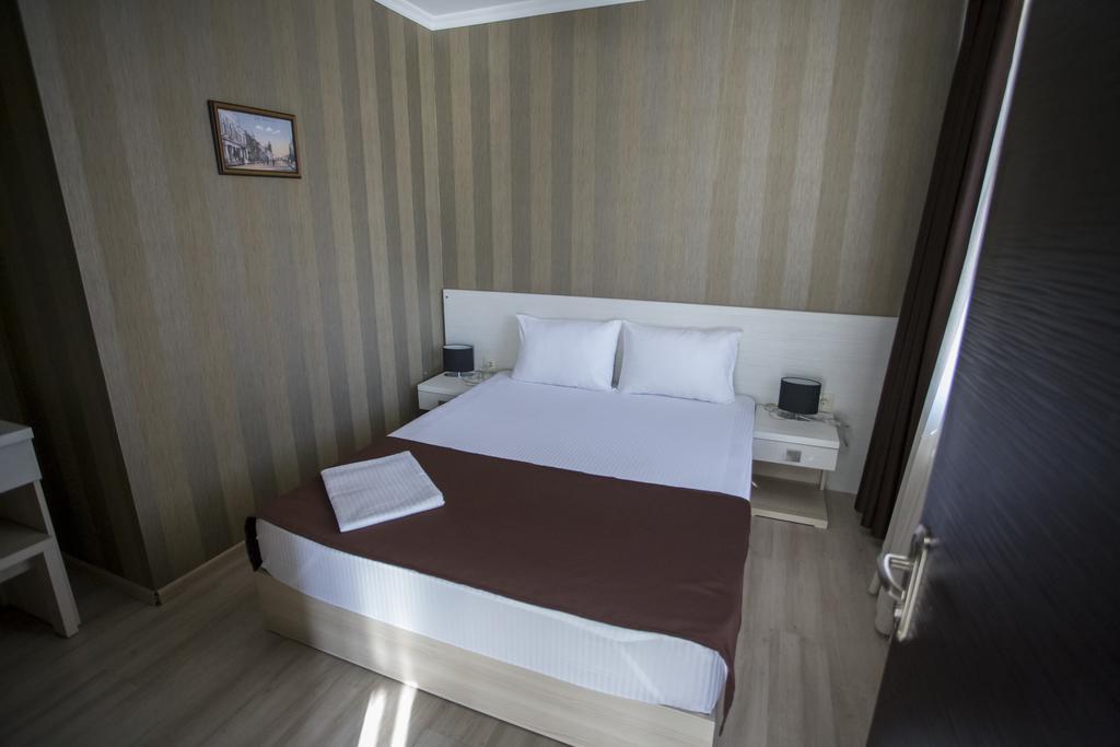 Batus Hotel Batumi Ngoại thất bức ảnh