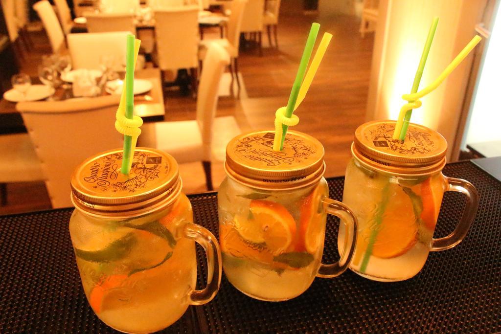 Batus Hotel Batumi Ngoại thất bức ảnh