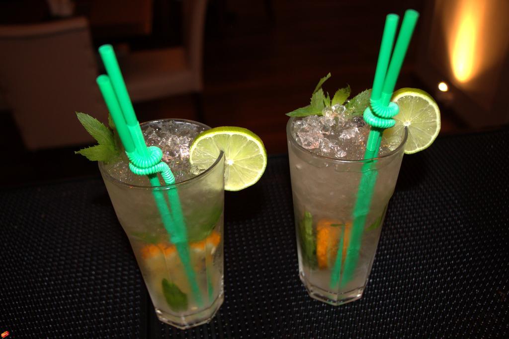 Batus Hotel Batumi Ngoại thất bức ảnh