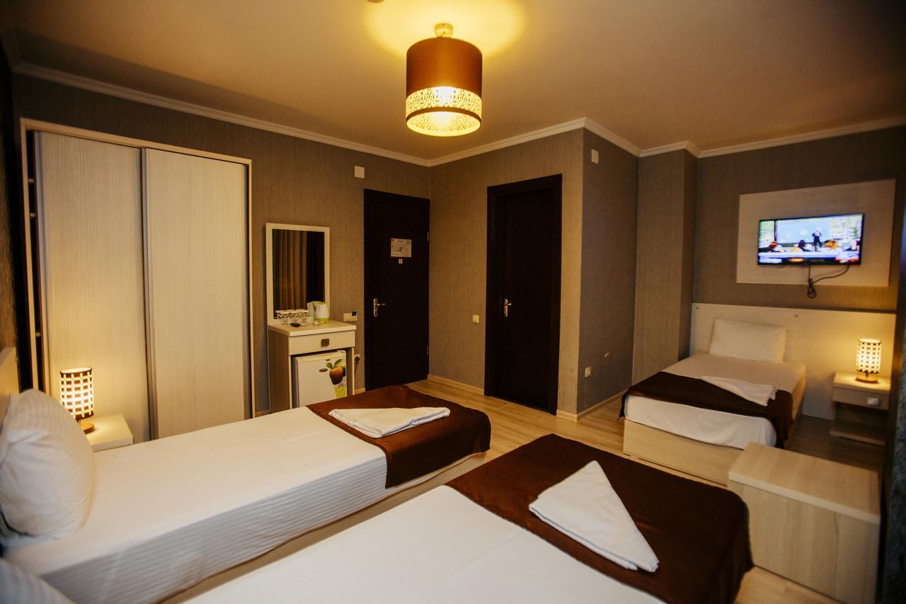Batus Hotel Batumi Ngoại thất bức ảnh