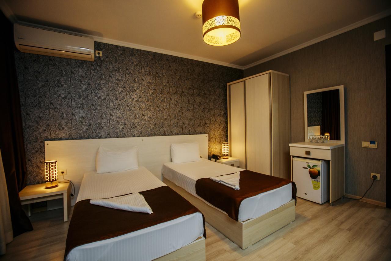 Batus Hotel Batumi Ngoại thất bức ảnh