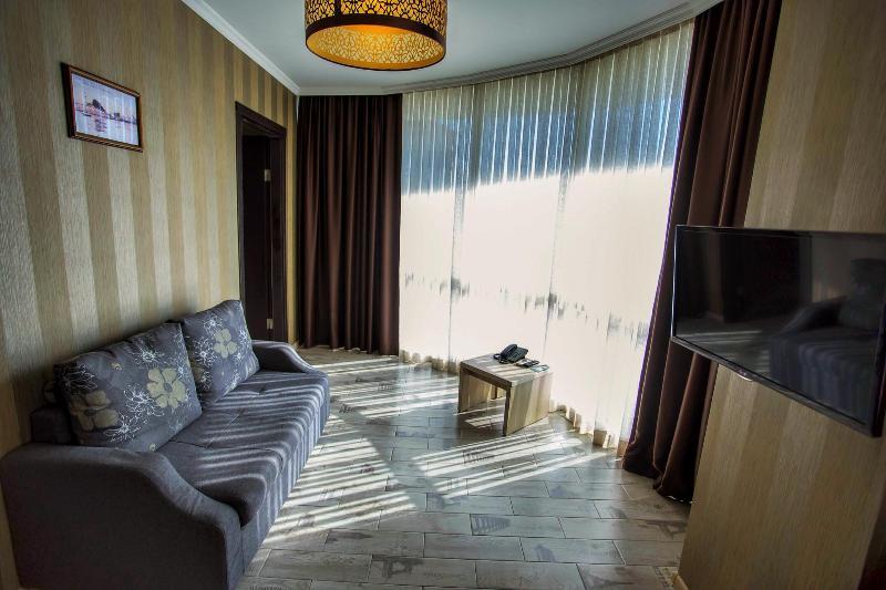 Batus Hotel Batumi Ngoại thất bức ảnh